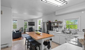 202 Steadwell Rd, Amsterdam, NY 12010