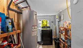608 Black Plain Rd, North Smithfield, RI 02896