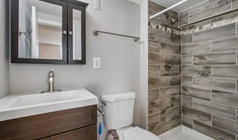 5812 N KINGS Hwy, Alexandria, VA 22303