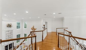 10 Lovegreen Ln, East Greenwich, RI 02818