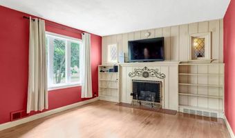 421 W College St, Aurora, MO 65605