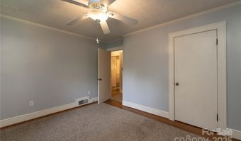 80 Pine St, Badin, NC 28009