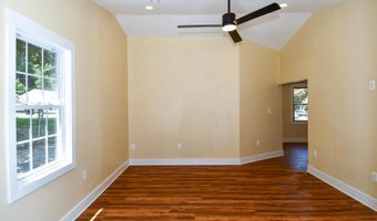 5523 HALWIS St, Alexandria, VA 22303