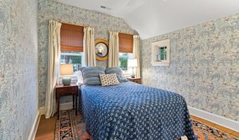 27 Prospect Hill Rd, Branford, CT 06405
