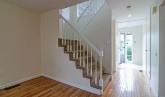 644 Liberty Pointe Dr, Ann Arbor, MI 48103