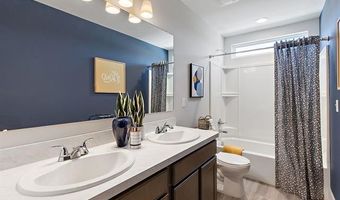 6128 N Trailwoods Dr, Ann Arbor, MI 48103