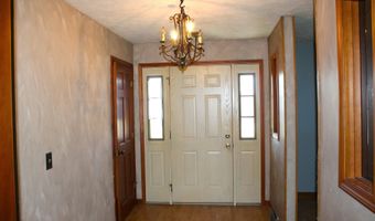 880 W Mashie Ct, Angola, IN 46703
