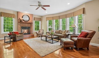 22 Elizabeth Way, Bedford, NH 03110