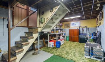 31 Monroe St, Augusta, ME 04330