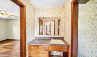 982 W Garfield Rd, Aurora, OH 44202