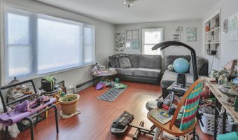 162 Waldo Ave, Belfast, ME 04915
