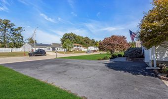 23 Pelican Dr, Bayville, NJ 08721