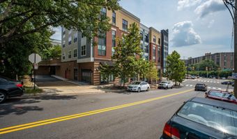 989 S BUCHANAN St 311, Arlington, VA 22204