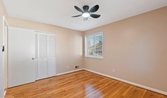 7852 OREANA Dr, Annandale, VA 22003