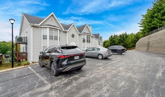 1716 Whispering Creek Dr C, Ballwin, MO 63021