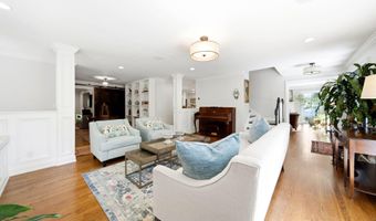12601 N Osage Rd, Anchorage, KY 40223