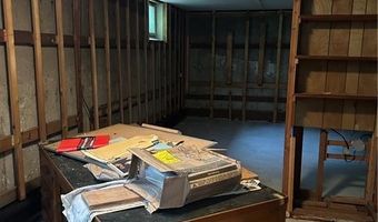 12 Oakland Ave, Johnston, RI 02919