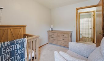 1917 E GLENDALE Ave, Appleton, WI 54911