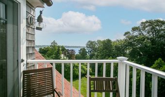 1 Seaview Ave 4, Newport, RI 02840