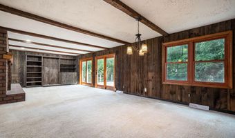 970 Cramton Ave NE, Ada, MI 49301