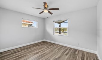 831 CHIPAWAY Dr, Apollo Beach, FL 33572