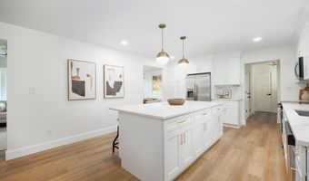 6174 Sunny Vale Dr, Columbus, OH 43228