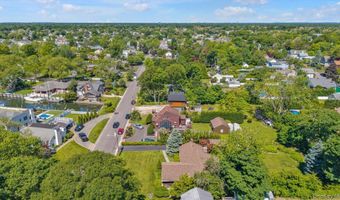 21 Hamilton St, Amityville, NY 11701