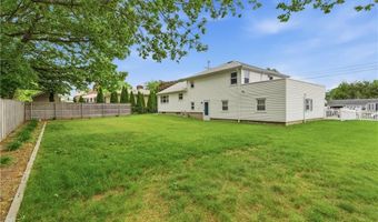 35 Superior View Blvd, North Providence, RI 02911