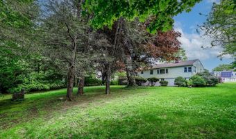34 Valerie Ln, Danbury, CT 06811
