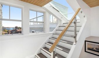 592 Tuckerman Ave, Middletown, RI 02842