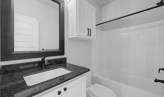 2 Creetown Ln, Bella Vista, AR 72715