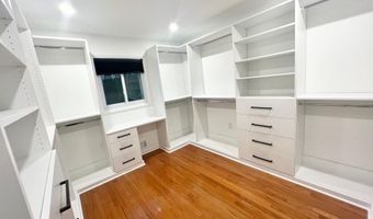 4816 DODSON Dr, Annandale, VA 22003