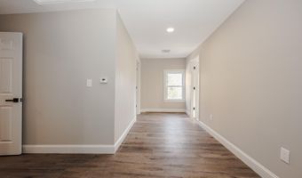 16 Church St, Belmont, NH 03220