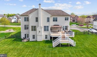 33 WATERTON Dr, Bear, DE 19701