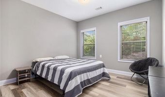 1963 Heatherbrooke Ln, Acworth, GA 30101