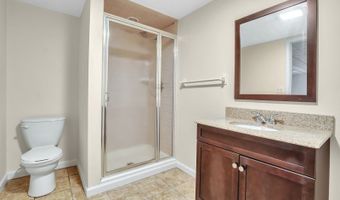 12 E Gate Dr, Alloway, NJ 07418
