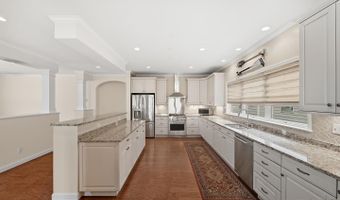 817 RIVERSIDE Dr, Arnold, MD 21012