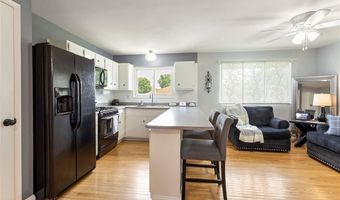 373 Sorrento Dr, Ballwin, MO 63021