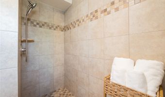 2465 Kuhio Ave 410, Honolulu, HI 96815