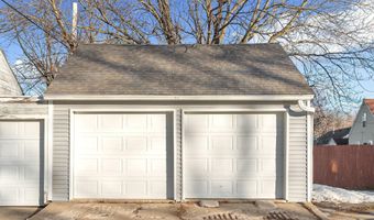 907 8th St SE, Austin, MN 55912