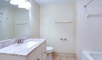 1525 Apt # 304 Amherst Manor Dr, Amherst, NY 14228