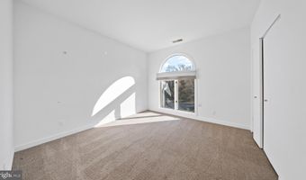 2106 CHESAPEAKE HARBOUR Dr 202, Annapolis, MD 21403