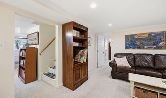 1116 N ROOSEVELT St N, Arlington, VA 22205