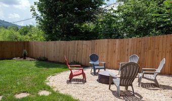 9 Colonial Pl, Asheville, NC 28804