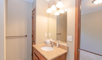 342 Benit Dr #4, Arnolds Park, IA 51331
