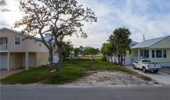 137 Pearl St, Fort Myers Beach, FL 33931