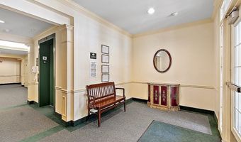 170 Haverhill St 136, Andover, MA 01810
