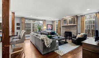 17 Canterbury Ln, Bedford, NH 03110