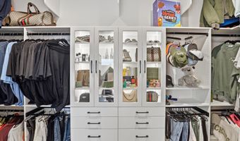 2100 Golfview Dr, Auburn, IN 46706