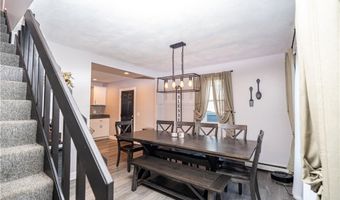 3 Hilltop St, Johnston, RI 02919